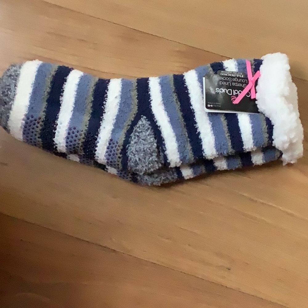 Cuddl Duds Sherpa lined lounge socks  Shoe size 4-10 NWT